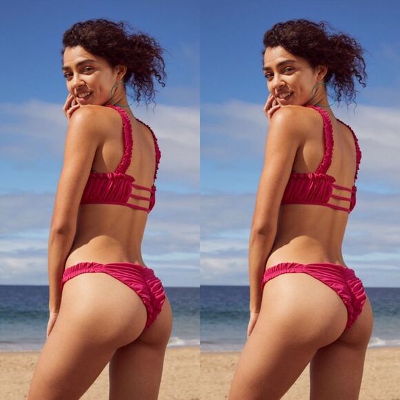 Urban Outfitters x Blue Life Frill Bikini Bottom - Picture 2 of 6